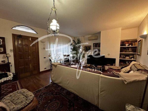 casa indipendente in vendita a La Spezia in zona Chiappa