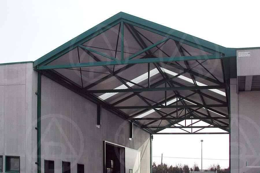 locale commerciale in vendita a La Spezia in zona Pitelli