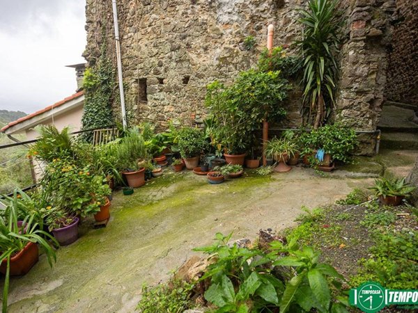 casa indipendente in vendita a La Spezia in zona San Venerio
