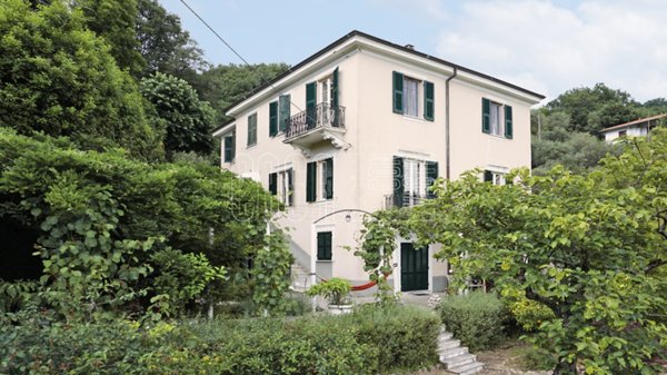 casa indipendente in vendita a La Spezia in zona Chiappa