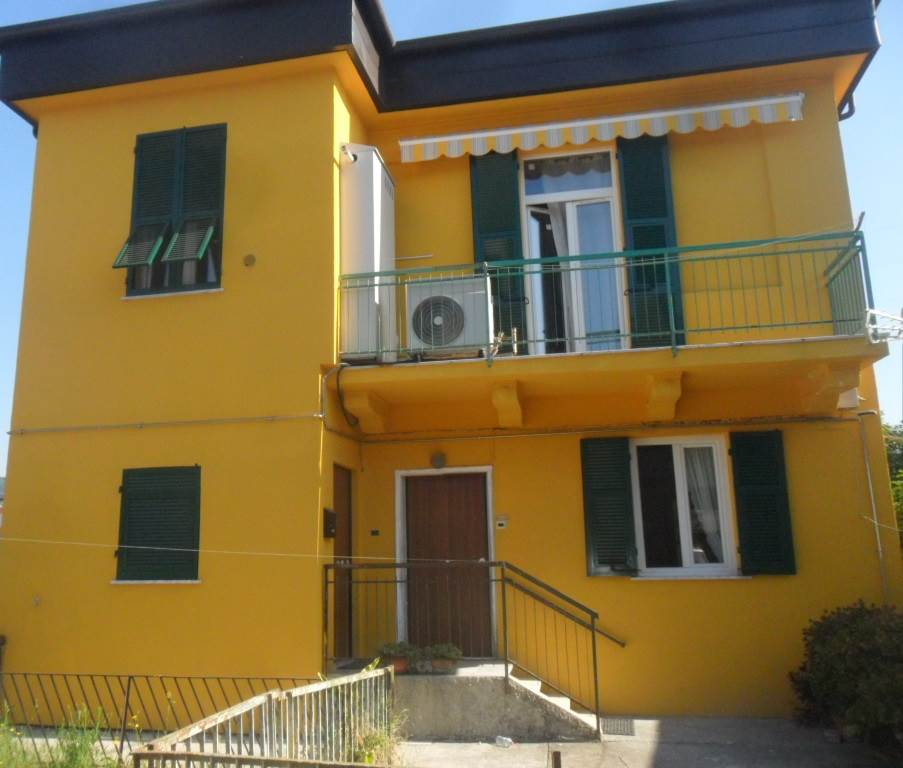 appartamento in vendita a La Spezia in zona Fossamastra