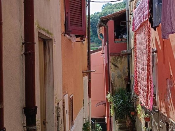 casa indipendente in vendita a La Spezia in zona Pitelli