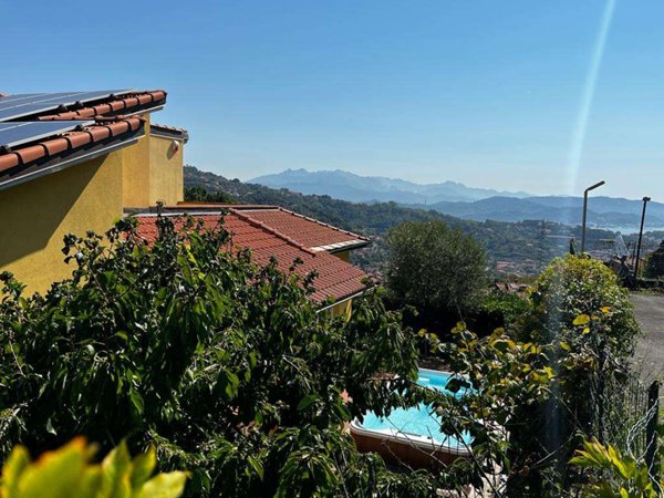 casa indipendente in vendita a La Spezia in zona La Foce / Sant'Anna