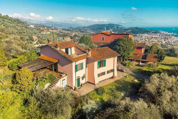 casa indipendente in vendita a La Spezia