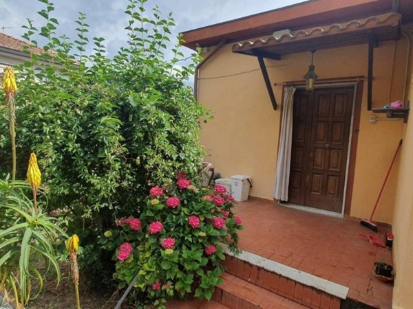 casa indipendente a La Spezia in zona Canaletto / Buonviaggio / Migliarina