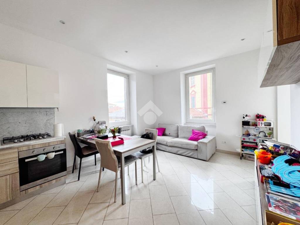 appartamento in vendita a La Spezia in zona Chiappa