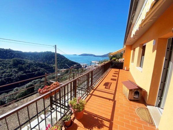 casa indipendente in vendita a La Spezia in zona Pitelli