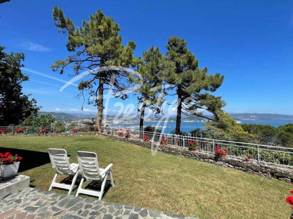casa indipendente in vendita a La Spezia in zona Campiglia