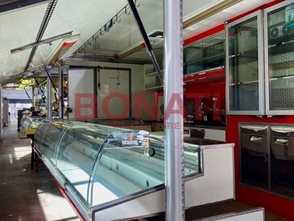 negozio in vendita a La Spezia in zona Centro Storico