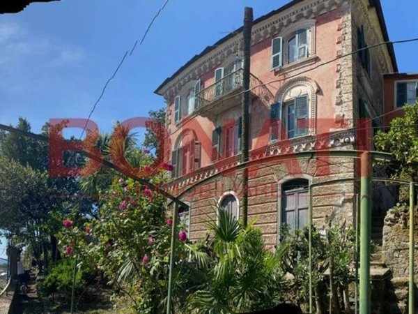 casa indipendente in vendita a La Spezia in zona Chiappa