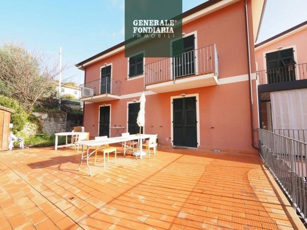casa indipendente in vendita a La Spezia in zona Chiappa