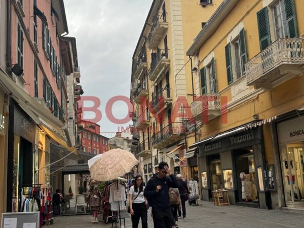 negozio in vendita a La Spezia in zona Centro Storico