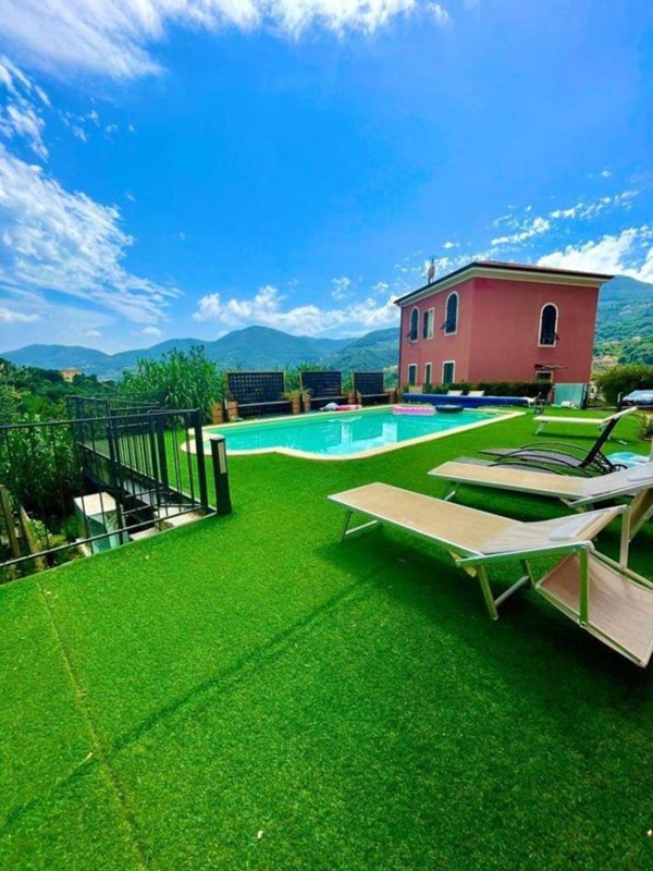 casa indipendente in vendita a La Spezia in zona Chiappa