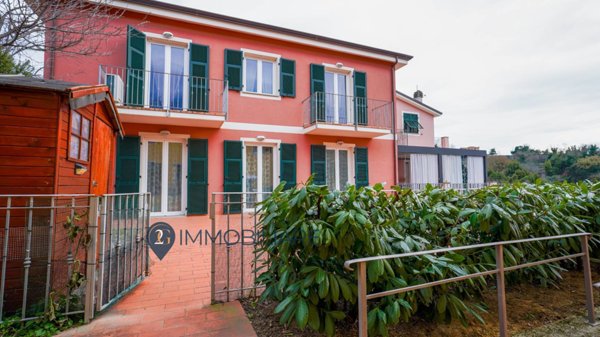 casa indipendente in vendita a La Spezia in zona La Foce / Sant'Anna