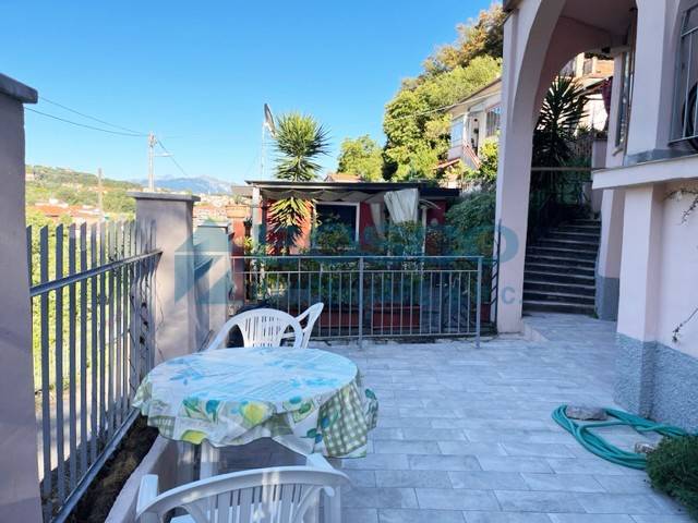 appartamento in vendita a La Spezia in zona Chiappa