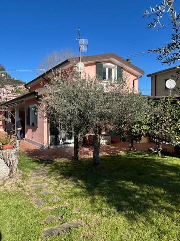casa indipendente in vendita a La Spezia in zona Biassa