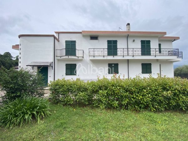 casa indipendente in vendita a La Spezia in zona Ruffino