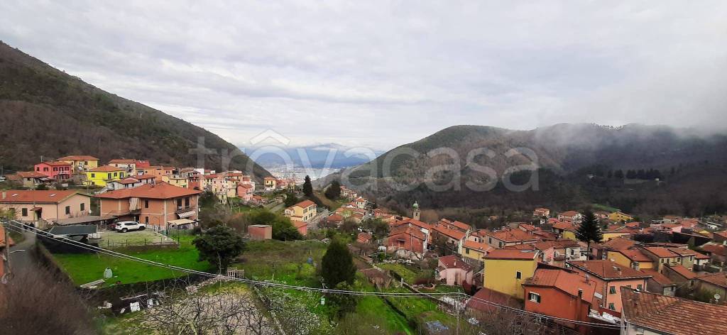appartamento in vendita a La Spezia in zona Biassa