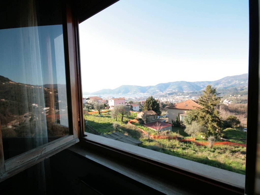 casa indipendente in vendita a La Spezia in zona Carozzo