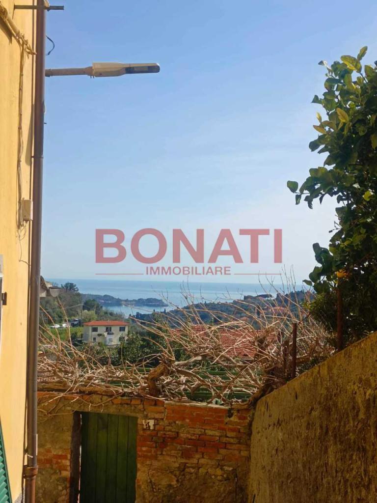 appartamento in vendita a La Spezia in zona Chiappa