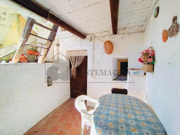 casa indipendente in vendita a La Spezia in zona Montepertico