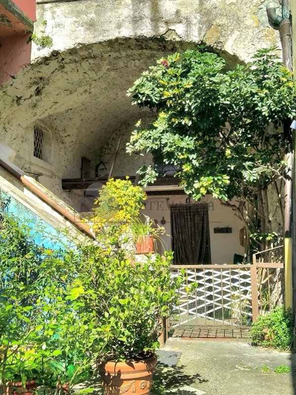 casale in vendita a La Spezia in zona Montepertico