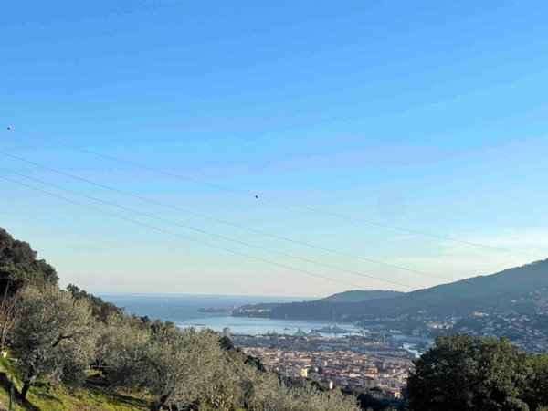 appartamento in vendita a La Spezia in zona Chiappa