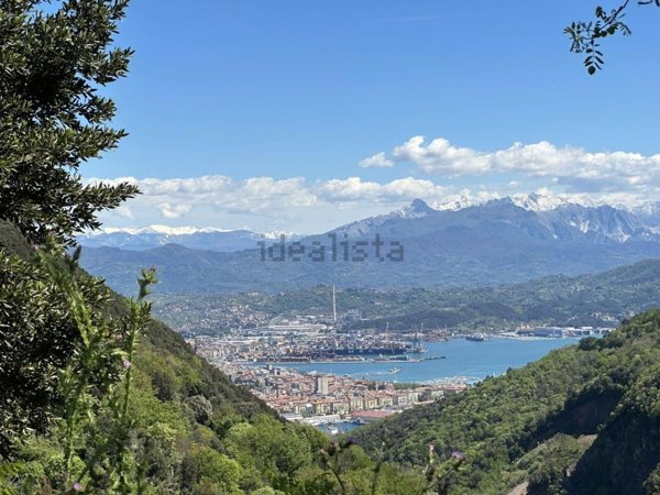 casa indipendente in vendita a La Spezia in zona Biassa