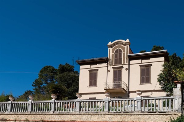 casa indipendente in vendita a La Spezia