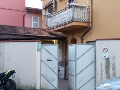 capannone in vendita a La Spezia in zona Muggiano