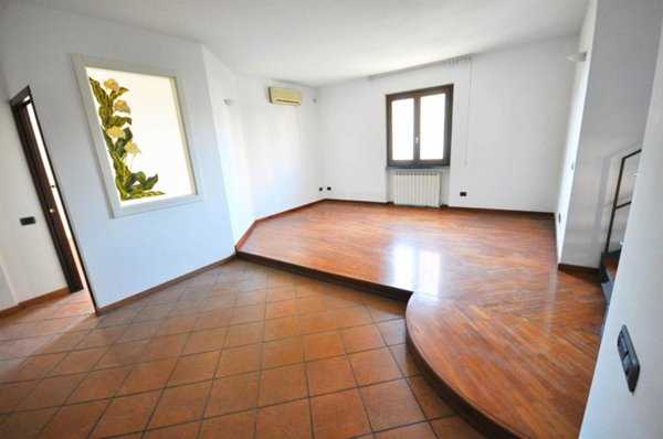 casa indipendente a La Spezia in zona Canaletto / Buonviaggio / Migliarina