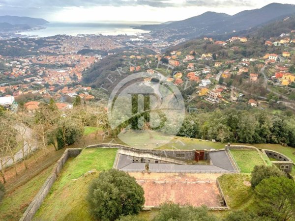 casa indipendente in vendita a La Spezia in zona Centro Storico