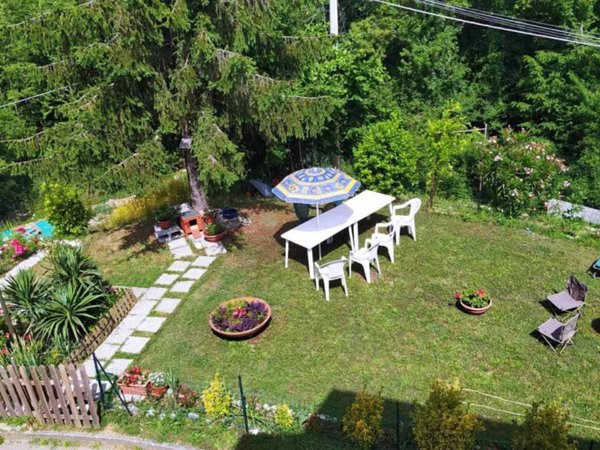 casa indipendente in vendita a La Spezia in zona Sarbia