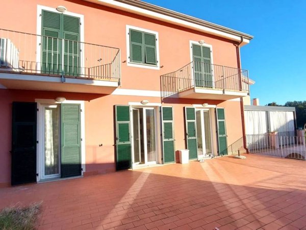 casa indipendente in vendita a La Spezia in zona Chiappa