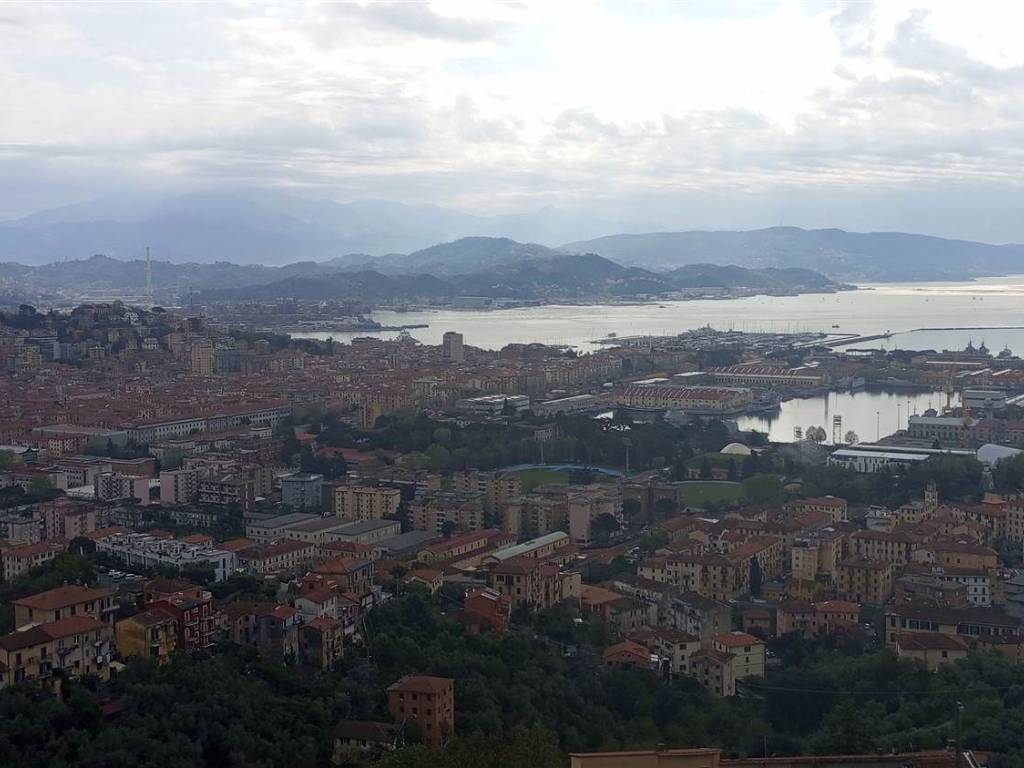 appartamento in vendita a La Spezia in zona Chiappa