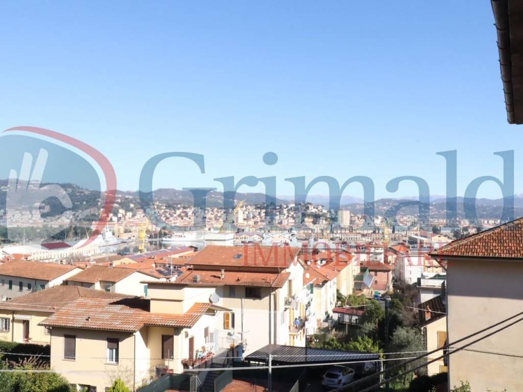 appartamento in vendita a La Spezia in zona Marola