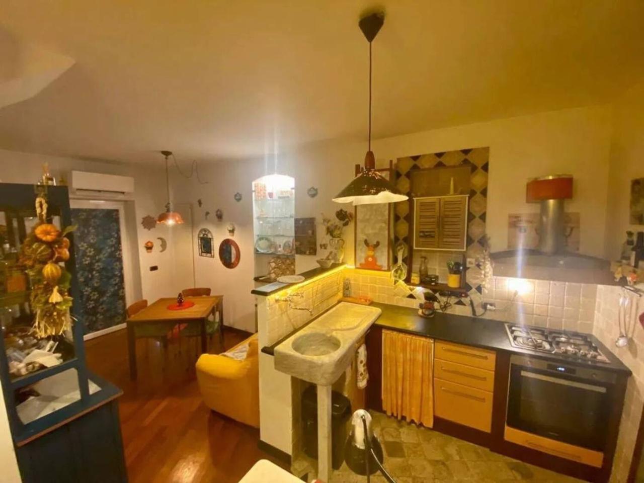 casa indipendente in vendita a La Spezia in zona Campiglia