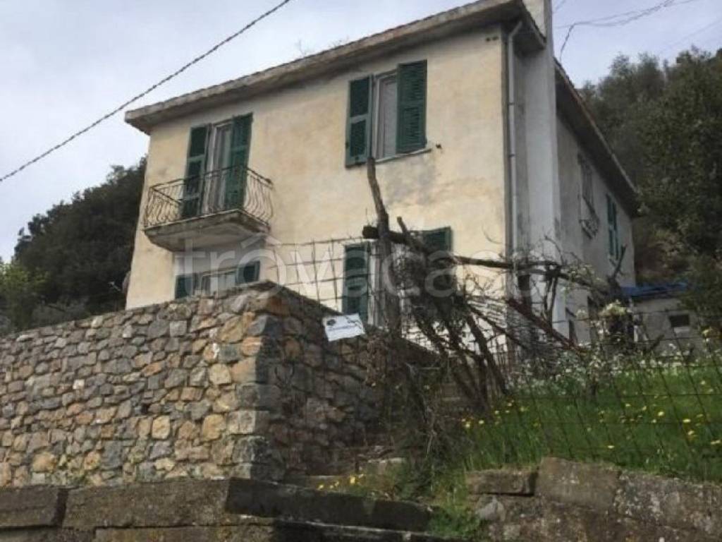 casa indipendente in vendita a La Spezia in zona Chiappa