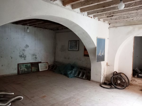 locale di sgombero in vendita a La Spezia in zona Muggiano