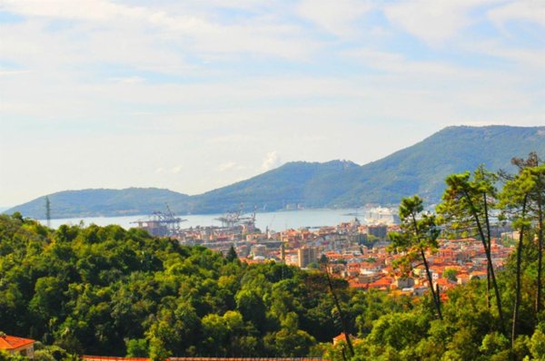 appartamento in vendita a La Spezia in zona Canaletto / Buonviaggio / Migliarina