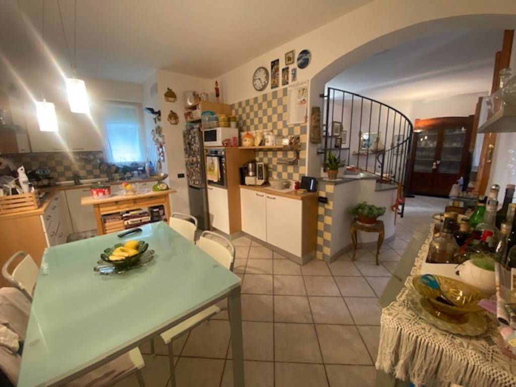 appartamento in vendita a La Spezia in zona Marola