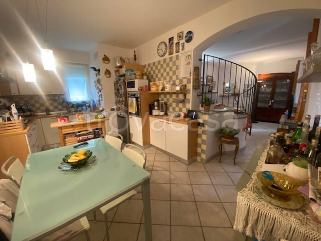 appartamento in vendita a La Spezia in zona Marola