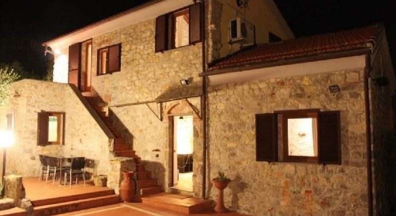 casa indipendente in vendita a La Spezia in zona Cadimare