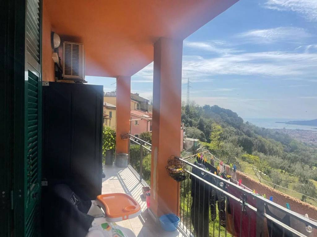 appartamento in vendita a La Spezia in zona Sarbia