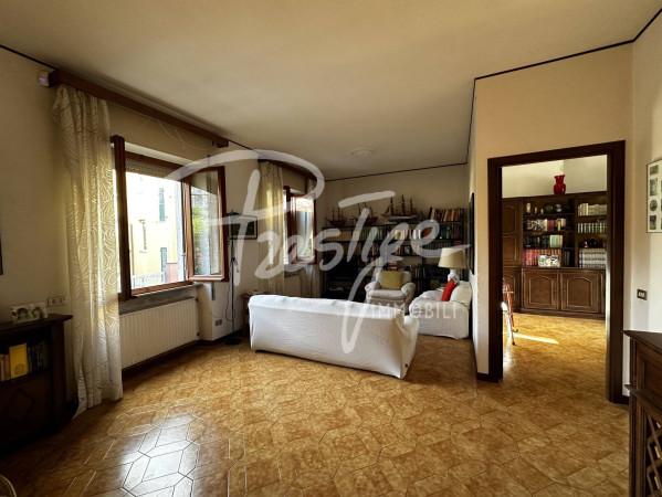 casa indipendente in vendita a La Spezia in zona Chiappa