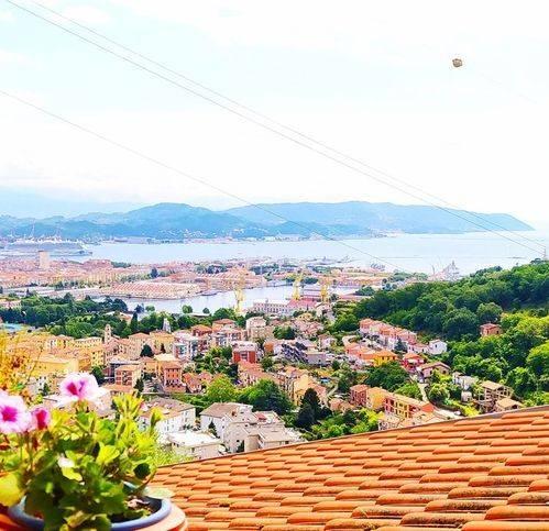 appartamento in vendita a La Spezia in zona Biassa