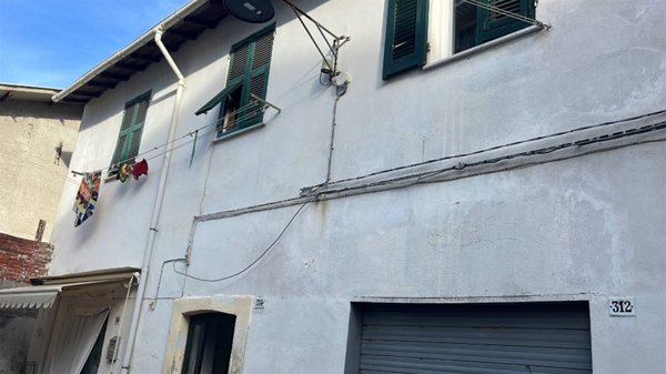 appartamento in vendita a La Spezia in zona Sarbia