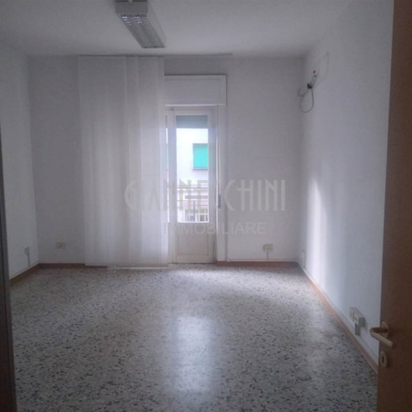 appartamento in vendita a La Spezia in zona Canaletto / Buonviaggio / Migliarina