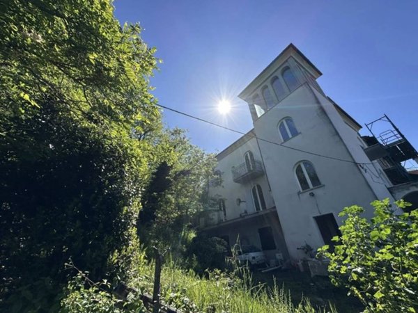 casa indipendente in vendita a La Spezia in zona Chiappa