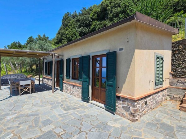 casa indipendente in vendita a La Spezia in zona Marola